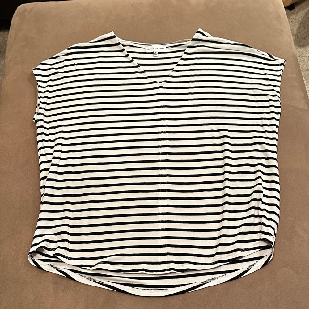 Gibson Latimer Black and White Striped V-Neck Top